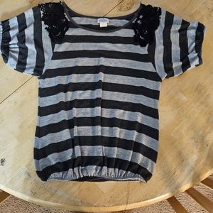 Pretty Good brand ladies top